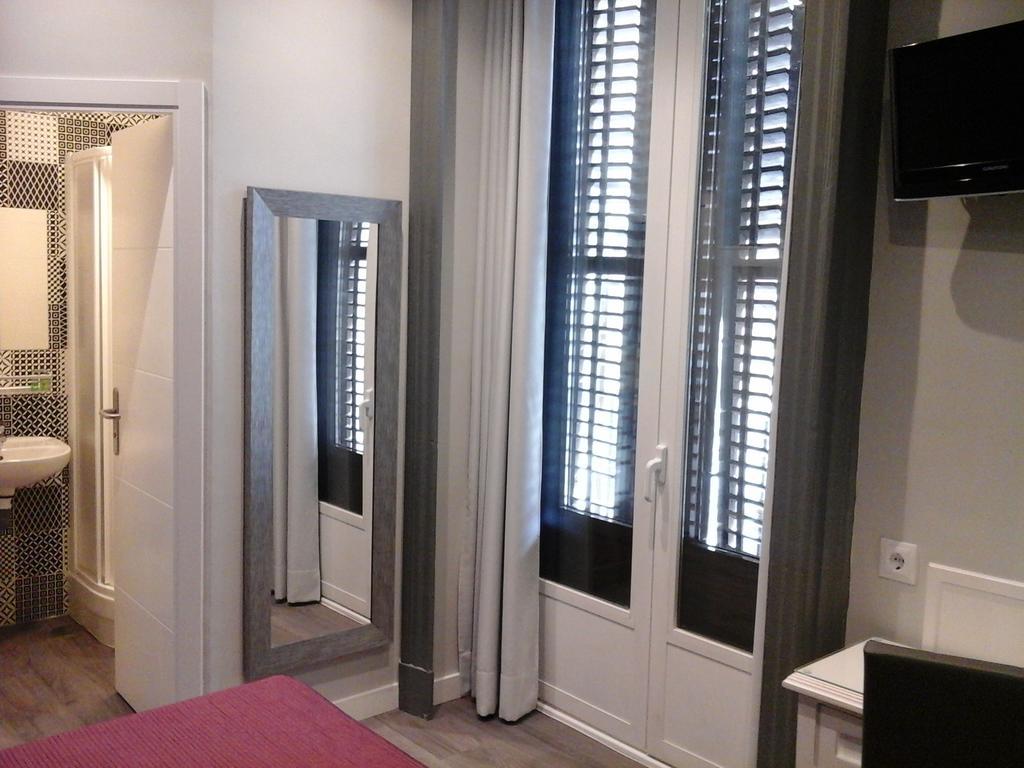 מדריד Hostal Don Alfonso מראה חיצוני תמונה