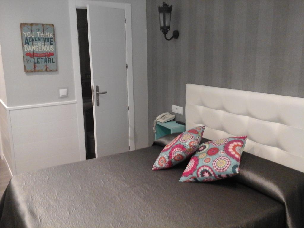 מדריד Hostal Don Alfonso מראה חיצוני תמונה