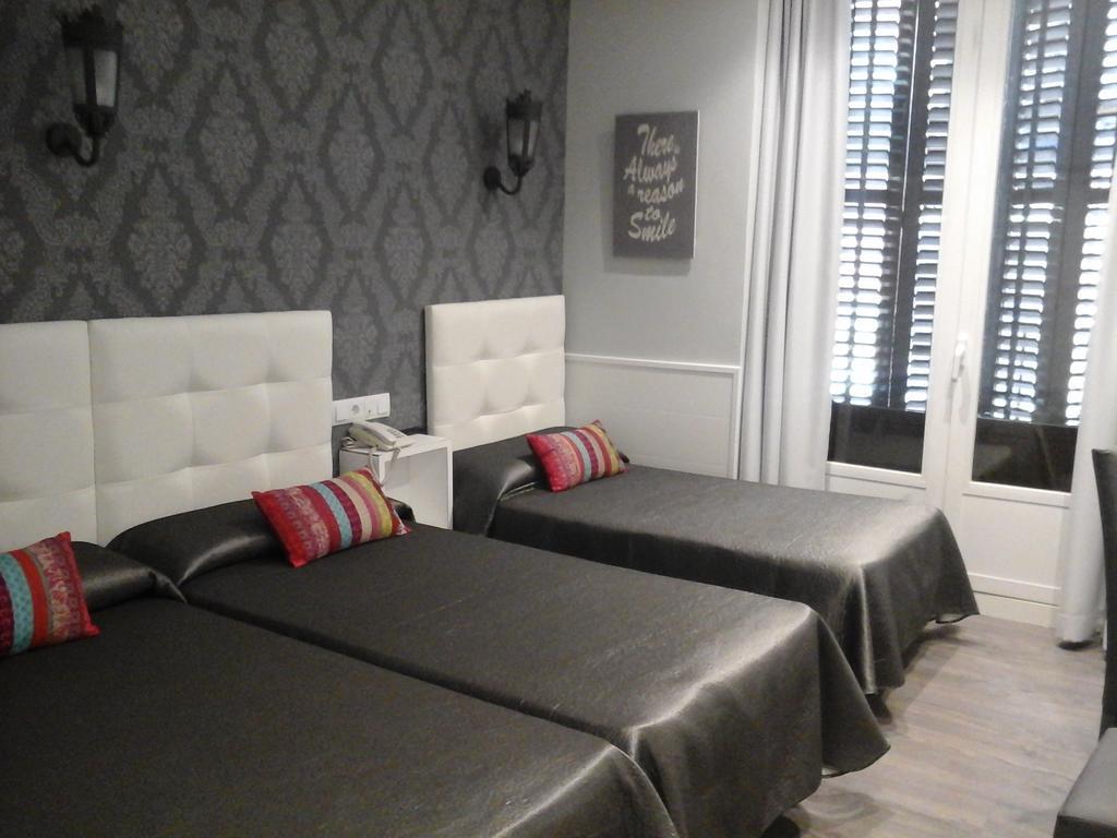 מדריד Hostal Don Alfonso מראה חיצוני תמונה