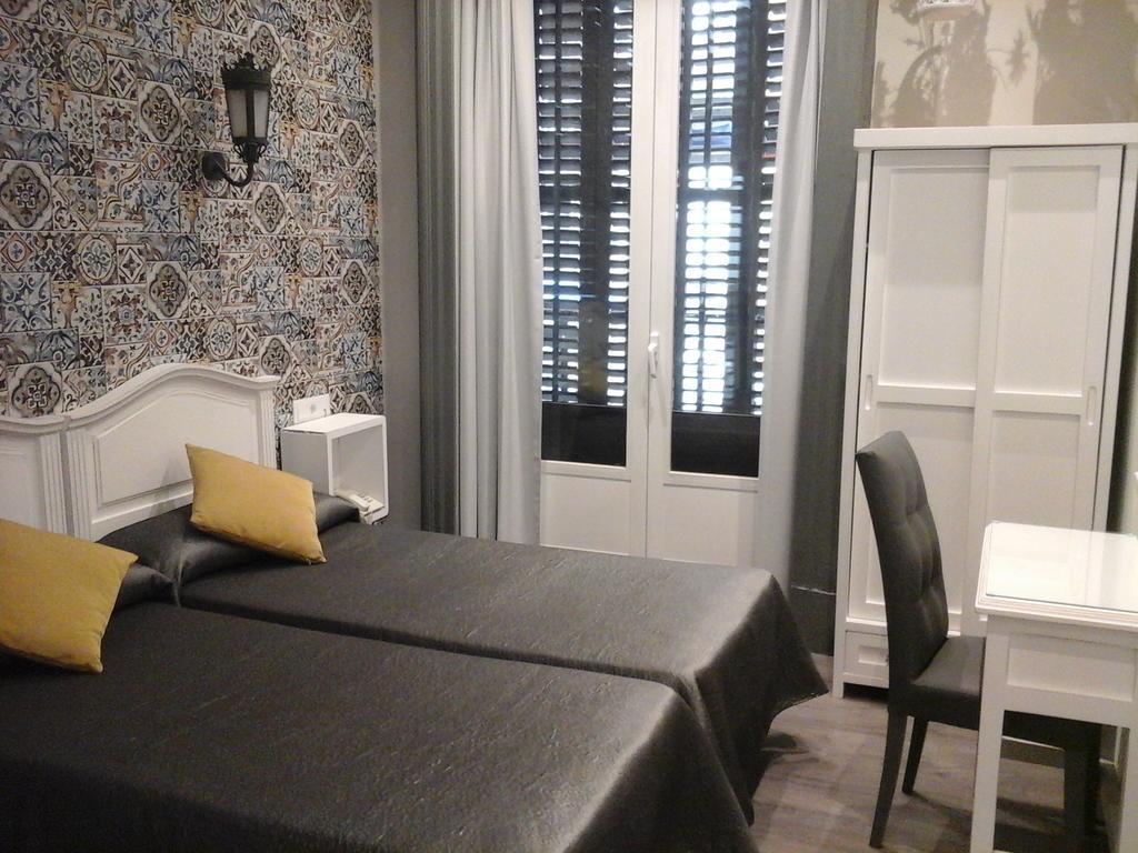 מדריד Hostal Don Alfonso מראה חיצוני תמונה