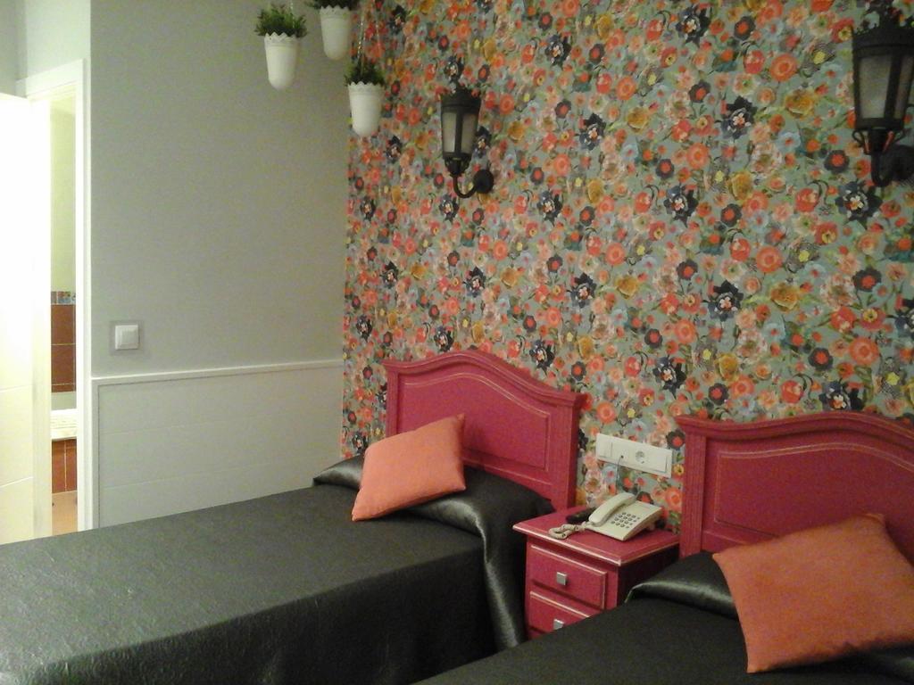 מדריד Hostal Don Alfonso מראה חיצוני תמונה